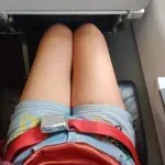 "Verujte mi, videla sam užasne stvari": Stjuardesa insistira da u avionu nosite duge pantalone i ne samo to