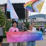 Da se zna: U Loznici na početku Prajda na aktiviste bačena petarda, danima smo bili izloženi pretnjama nasiljem i smrću