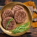 Leskovčani ispekli pljeskavicu od 90,5 kilograma, oborili prošlogodišnji rekord