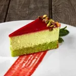 Recept dana: Čizkejk sa pistaćima i malinama