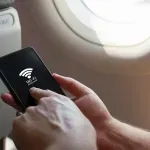 Zašto je Wi-Fi u avionu toliko skup i kako internet uopšte radi na 10.000 metara