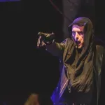Goran Bare prekinuo koncert u Makarskoj zbog zdravstvenog stanja, bend najavio dvomesečnu pauzu
