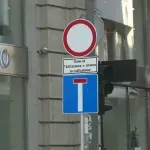 Novi saobraćajni apsurd u Beogradu: Ko god automobilom izlazi iz garaže TC "Rajićeva" pravi prekršaj