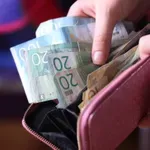 Koliko smo do sada zaradili od besplatnih akcija: Od Telekoma 2.570 dinara za 16 godina, od NIS-a 2.837