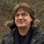 Zdravko Čolić: Nalazim se van zemlje, porodica mi je dobro