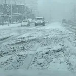 Bosna prekrivena snegom, u Hercegovini pada kiša, preko planinskih prevoja otežan saobraćaj