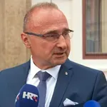 Grlić Radman: Hrvatska od Crne Gore ne traži samo brod Jadran, već i drugu vojnu imovinu