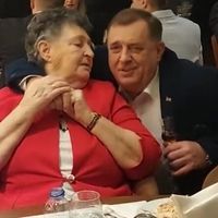 Dodik slavio rođendan, majci pevao svoju omiljenu pesmu