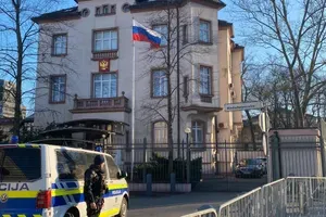 Ruski diplomat, ki ga je Slovenija izgnala, zapustil državo