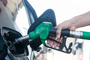 Cene dizla in bencina: kje boste točili najcenejše gorivo in kje najdražje