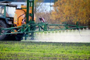 Porast nelegalne trgovine s pesticidi: “Nevarni so za zdravje ljudi in okolje”