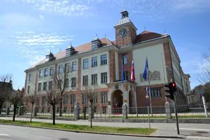 Razpis za štiri veleposlaniška mesta, med njimi za veleposlanika v Rusiji