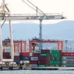 Nevladniki trdijo, da v Luko Koper prihaja tovorna ladja z orožjem za Izrael