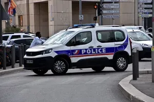 Moški v Franciji z nožem napadel dve osnovnošolki