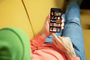 Še strožja pravila za znane pornografske platforme