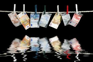 Strožja pravila EU za boj proti pranju denarja. Pod lupo tudi nogometni velikani
