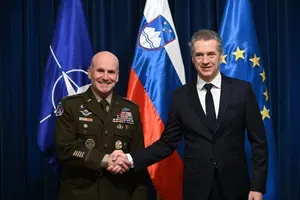 Poveljnik Natovih sil v Evropi na obisku v Sloveniji