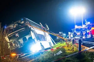 V Nemčiji druga hujša nesreča avtobusa ta teden: poškodovanih 20 dijakov