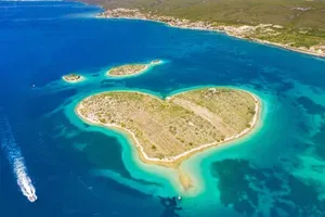 Težave za črnograditelja, ki je razkopaval svetovno znani hrvaški otok