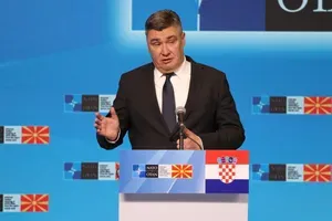 Po drami v domači politiki Milanović sporočil, da ga v Slovenijo ne bo