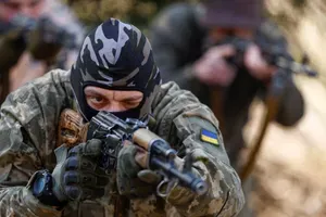 Ukrajina ukinila konzularne storitve za moške, primerne za vpoklic v vojsko