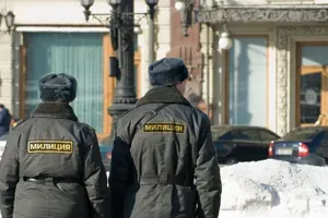 Zaradi domnevnega sodelovanja s fundacijo Navalnega aretirali ruska novinarja