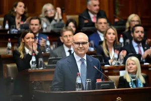 Srbski parlament potrdil novo vlado pod vodstvom premierja Miloša Vučevića