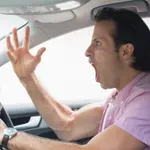 Osem nasvetov, kako se na cesti spoprijeti z nestrpnimi vozniki