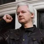 Sodišče ugodilo Julianu Assangeu: lahko bo izpodbijal izročitev ZDA