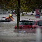 V Franciji obsežne poplave: evakuirali 900 ljudi