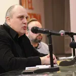 Veselinović: Smiriti tenzije i vratiti se temama običnih ljudi