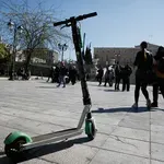 Κηφισός: Ανήλικοι με ηλεκτρικά πατίνια μπήκαν στη λεωφόρο – Αναστάτωση στην κάθοδο (Βίντεο)