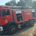 Πυρκαγιά στη Χαλκιδική: Μάχη επίγειων δυνάμεων και ελικοπτέρου με τις φλόγες