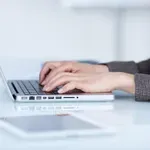 Επίδομα 750 ευρώ για εργαζόμενους: Ποιοι το δικαιούνται και πώς θα το λάβουν μέσω τηλεκατάρτισης