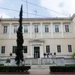 ΣτΕ: Πρόστιμο 10.000 ευρώ για τη μη κατεδάφιση των 3 τελευταίων ορόφων του ξενοδοχείου Coco-Mat