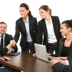 Κατώτατος μισθός 2026: Στις 26 Μαρτίου οι αποφάσεις – Τα δύο σενάρια για αυξήσεις έως 920 ευρώ