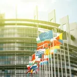 Κομισιόν για Ουκρανία: «Η Ευρώπη θα έχει καθοριστικό ρόλο και θα υπερασπιστεί τα συμφέροντά της» – Μήνυμα για την τριμερή Πούτιν, Τραμπ και Σι