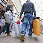 Έρευνα Klarna: Το 95,1% των Ελλήνων δηλώνει ότι η ακρίβεια θα επηρεάσει τις χριστουγεννιάτικες αγορές τους