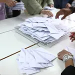 Δημοσκόπηση Interview: Σταθερό προβάδισμα της ΝΔ – Δεύτερο το ΠΑΣΟΚ, φθορά στην εικόνα Καρυστιανού αλλά υπεροχή έναντι Τσίπρα