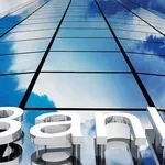 Ισχυρή ανάπτυξη και πτώση χρέους θωρακίζουν την Ελληνική οικονομία εν μέσω γεωπολιτικής αβεβαιότητας