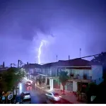 Η κακοκαιρία πολιορκεί τη δυτική Ελλάδα (Χάρτης) – Εγκλωβισμένοι κάτοικοι στους Μελισσουργούς, σοβαρά προβλήματα σε Βόνιτσα και Ηλεία