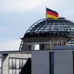 Γερμανία: «Νέος γύρος αβεβαιότητας» μετά τους δασμούς 15% του Ντόναλντ Τραμπ – Ανησυχία σε κυβέρνηση και βιομηχανία