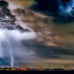 Καιρός: Βροχές και καταιγίδες στην εκκίνηση της εβδομάδας (Χάρτης) – Πρόσκαιρη «βουτιά» της θερμοκρασίας έως την Τετάρτη