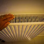 Χειμώνας και κρύο: Πώς να ζεστάνετε το σπίτι σας χωρίς να «καίγεστε» από τους λογαριασμούς