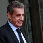 Σαρκοζί: Αντιμέτωπος με 7 χρόνια κάθειρξη για παράνομη χρηματοδότηση από τη Λιβύη του Καντάφι