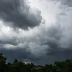 Καιρός: Σήμερα Κυριακή 8/2 θα έχει συννεφιά, τοπικές βροχές και μεμονωμένες καταιγίδες