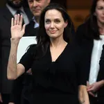 Αντζελίνα Τζολί: Αντιδράσεις για την εμφάνιση της στην Εβδομάδα Μόδας της Σαγκάης – «Δεν είναι αυτή»