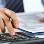 Νέο καθεστώς εισφορών: Πώς αλλάζει ο μισθός και το κόστος για τις επιχειρήσεις