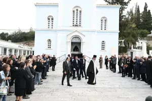 Κηδεία Βασιλικού: Την απουσία κόσμου της Αριστεράς και του πνεύματος επικρίνει ο Γιανναράς