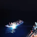 Νυχτερινή διάσωση μεταναστών επιχειρεί το λιμενικό νότια της Γαύδου
